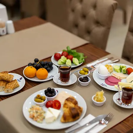 Akgün Laleli