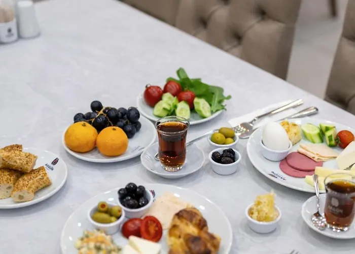 Akguen Laleli Отель