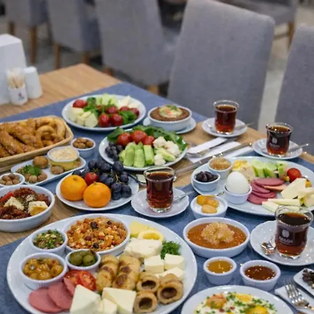 ホテル Akguen Laleli 4*